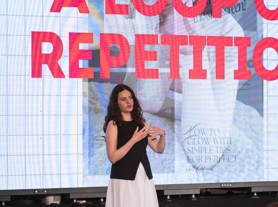 Bojana_at_DisruptHR_stage